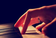 足球——中超：大连英博海发胜长春亚泰.