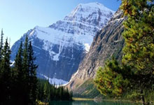 [NBA]詹姆斯突破分球 浓眉顺下暴扣得分.